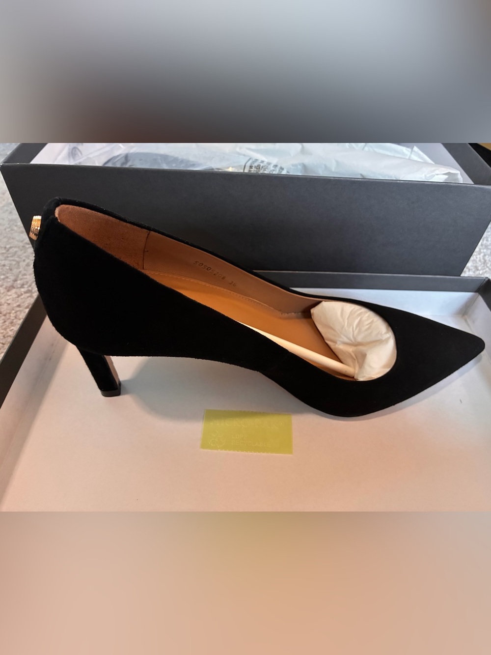 NEW Hugo Boss Black Suede Court Pump